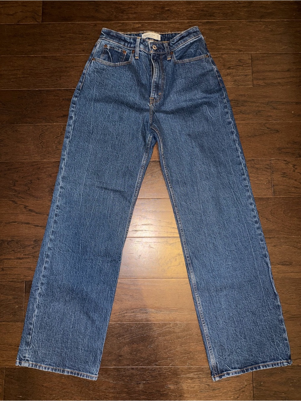 Abercrombie & Fitch ’90s Relaxed Jeans High Rise Size 27/4 Medium Wash